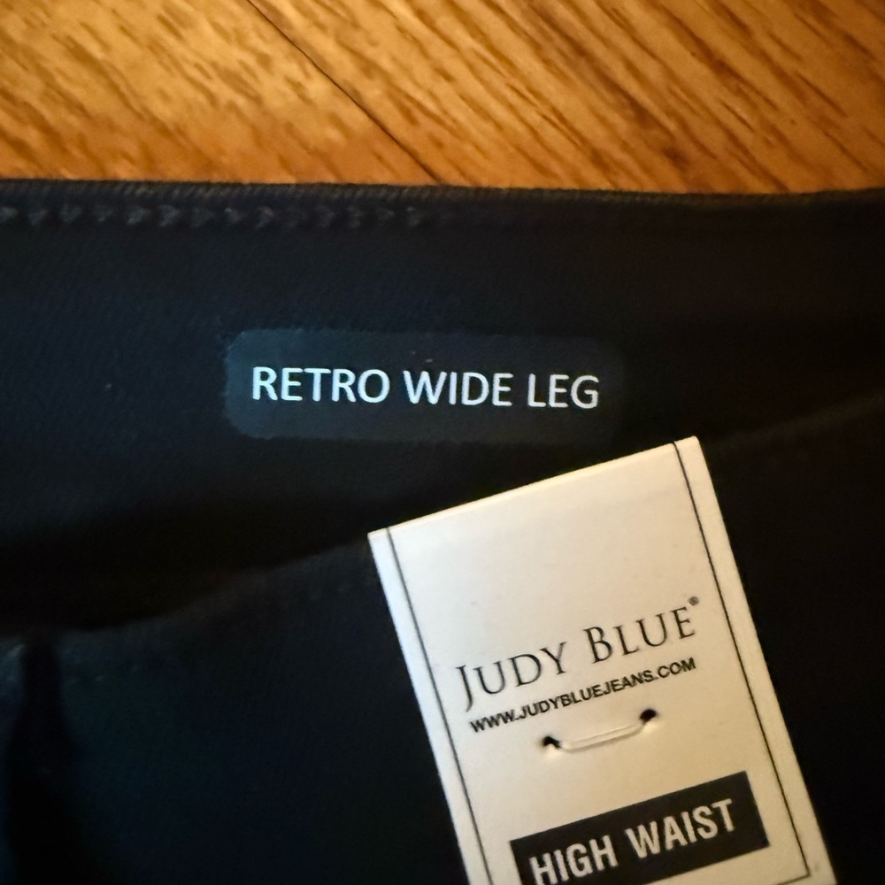 Judy Blue jeans - Picture 8 of 9